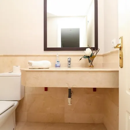 La Goleta - San Pedro Beachside, 200m Apartment *