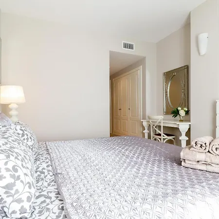 La Goleta - San Pedro Beachside, 200m Apartment Marbella